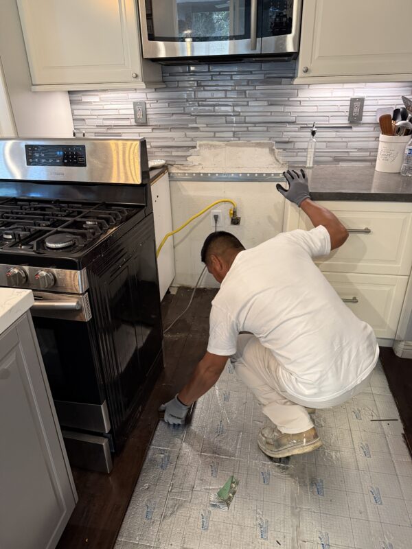 Water damage mitigation in Ontario CA kitchen